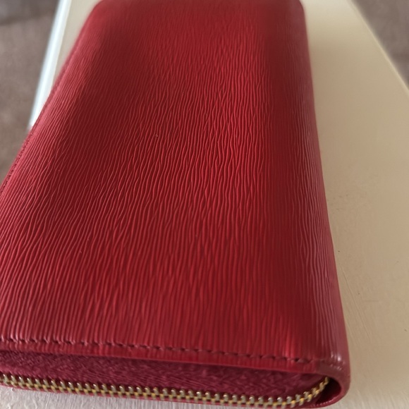 Prada Zip-Around Saffiano Leather - Picture 16 of 16